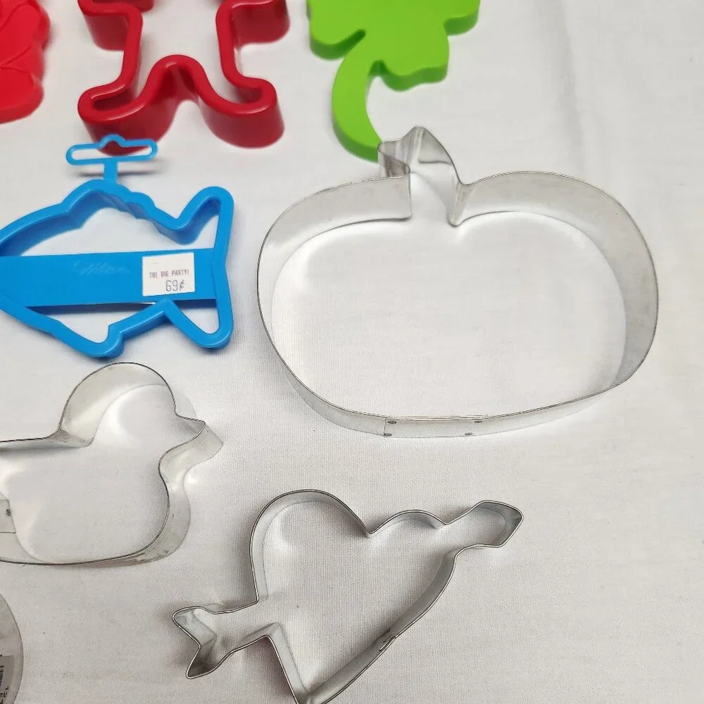 Vintage Cookie Cutters - Lot of 25